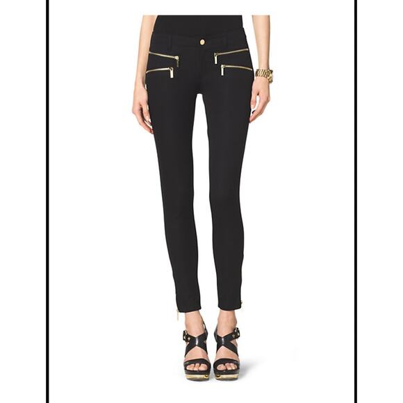 Michael Kors Core of Kors Black with Gold Detail Size 6 - Picture 1 of 5